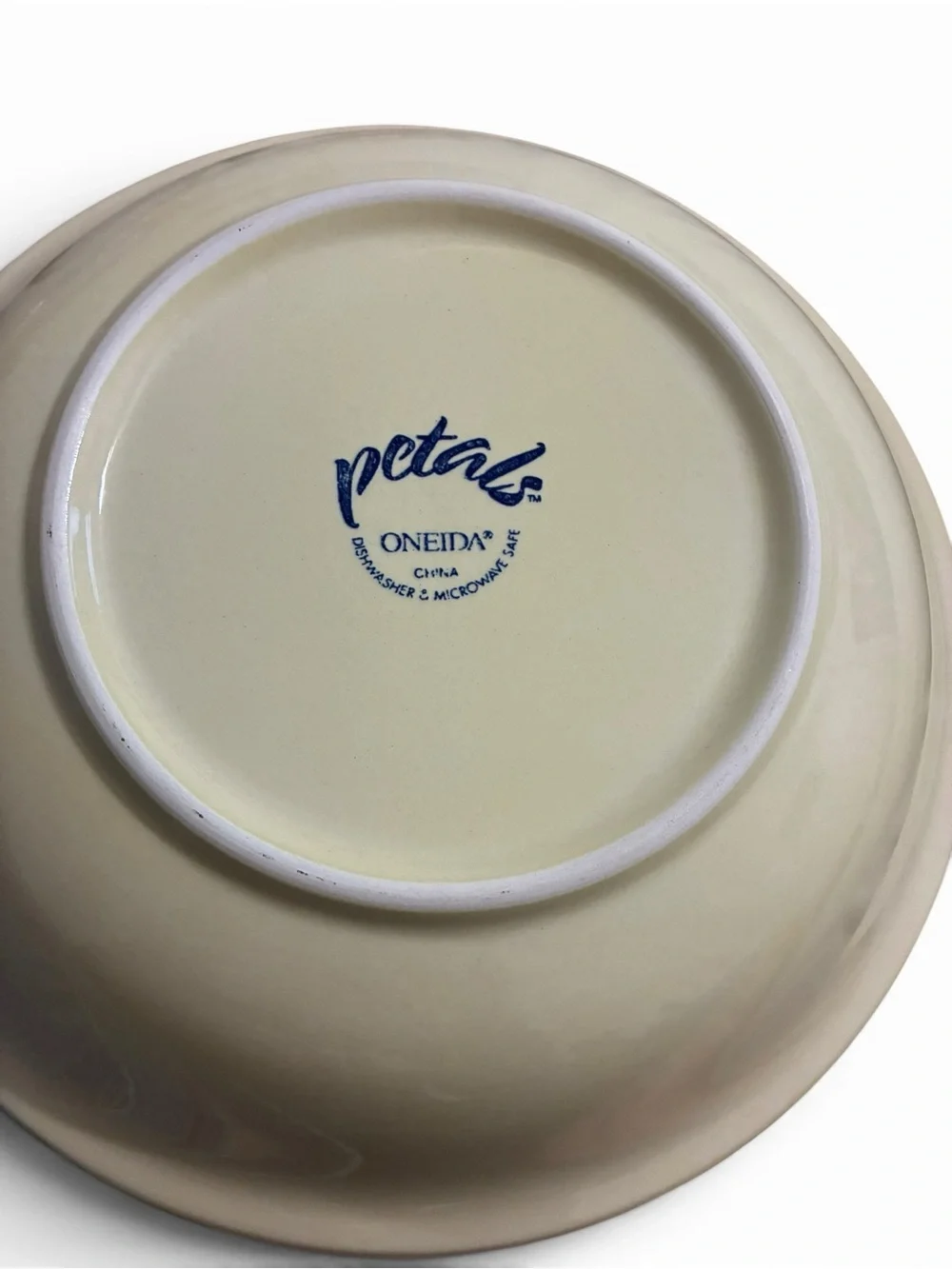 Vintage Oneida Petals Gardenia Cream Round Vegetable Serving Bowl Farmhouse